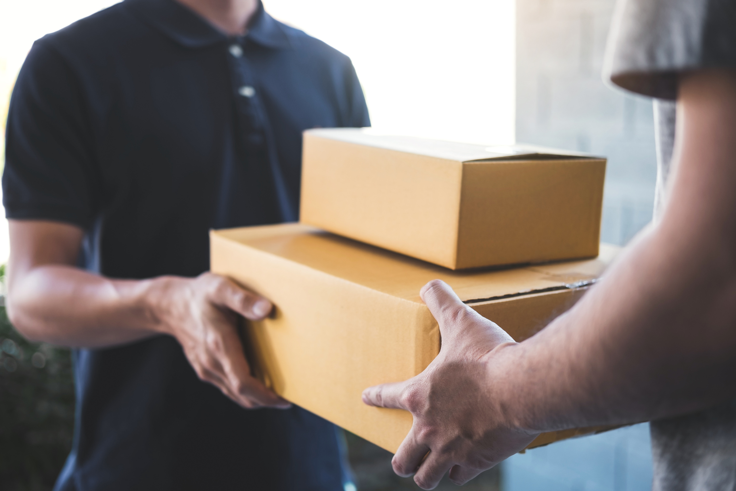 The pros and cons of inhouse delivery transport for small business
